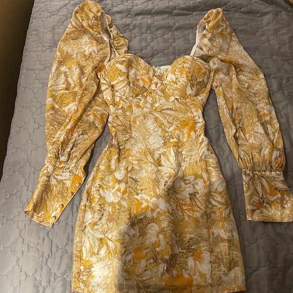 Puff sleeve corset dress - Picture 3 of 5